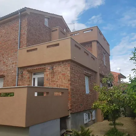 Allure Apartment No 1 Kornic Exterior photo